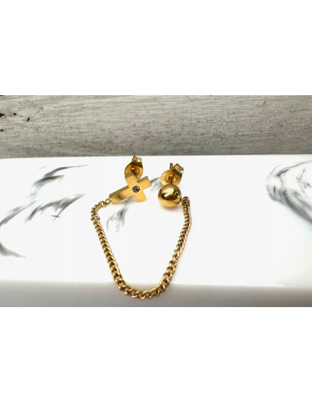 PODWÓJNY Kolczyk ze stali chirurgicznej Krzyż z łańcuszkiem złoty 1 sztuka