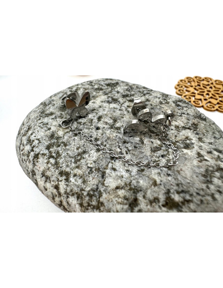 PODWÓJNY Kolczyk ze stali chirurgicznej z łańcuszkiem srebrny 1 sztuka