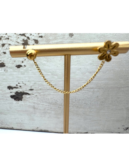 PODWÓJNY Kolczyk ze stali chirurgicznej z łańcuszkiem złoty 1 sztuka