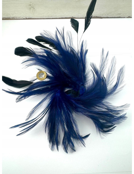 Fascynator na głowę BROSZKA PRZYPINKA Stroik na głowę PIÓRA GRANATOWY