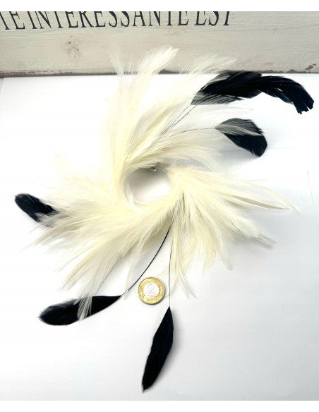 Fascynator na głowę BROSZKA PRZYPINKA Stroik na głowę PIÓRA ecru