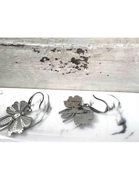 Kolczyki ze stali chirurgicznej Lolita Accessories srebrne Listki