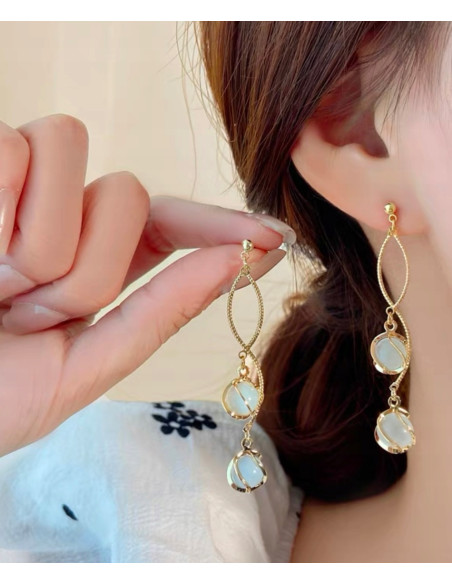 Kolczyk DŁUGIE ŚWIDERKI Z KULECZKAMI Lolita AKCESORIA srebrny sztyft 925