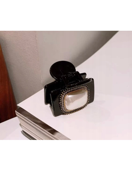 Klamra Lolita Accessories czarna z perłą