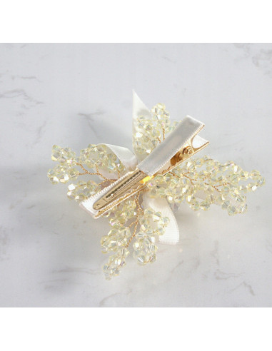 KWIAT Z KRYSZTAŁKAMI KAMIENIE PRZYPINKA OZDOBA...
