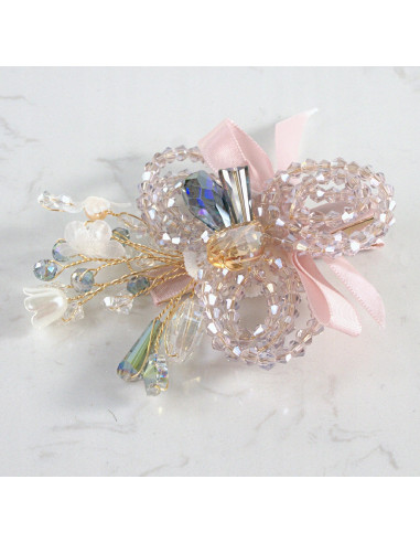 KWIAT Z KRYSZTAŁKAMI KAMIENIE PRZYPINKA OZDOBA...