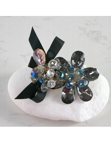 KWIAT z KRYSZTAŁAMI KAMIENIE PRZYPINKA OZDOBA...