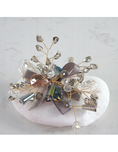 KWIAT z KRYSZTAŁAMI KAMIENIE PRZYPINKA OZDOBA...