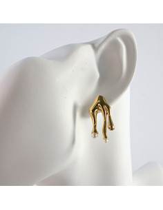 Kolczyki  ze stali chirurgicznej  "CIEKNĄCE" z Perełką...