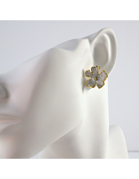 Kolczyki  ze stali chirurgicznej BIAŁE KWIATY  BOHO Lolita Akcesoria