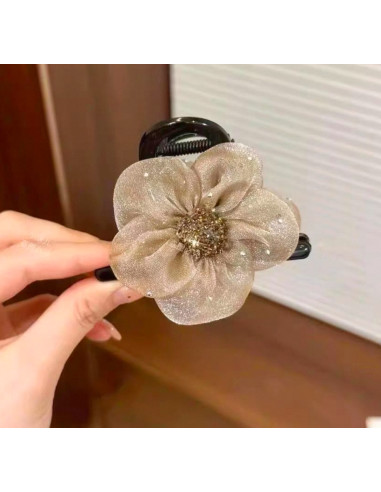 Klamra  Wieczorowa  Połyskujący Beżowy Kwiatek...