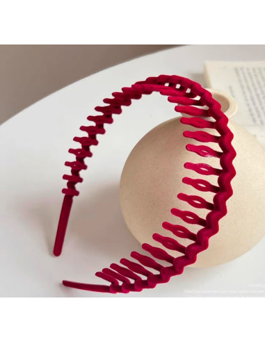 Opaska przytrzymująca włosy z grzebieniem...