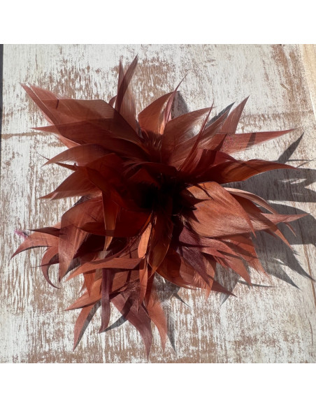 KWIAT Z PIÓR  BROSZKA PRZYPINKA PIÓRA  LOLITA AKCESORIA 14 CM