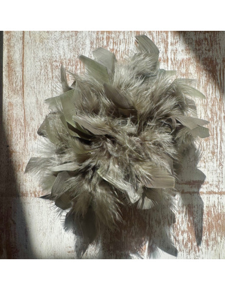 KWIAT Z PIÓR  BROSZKA PRZYPINKA PIÓRA  LOLITA AKCESORIA 16 CM XL