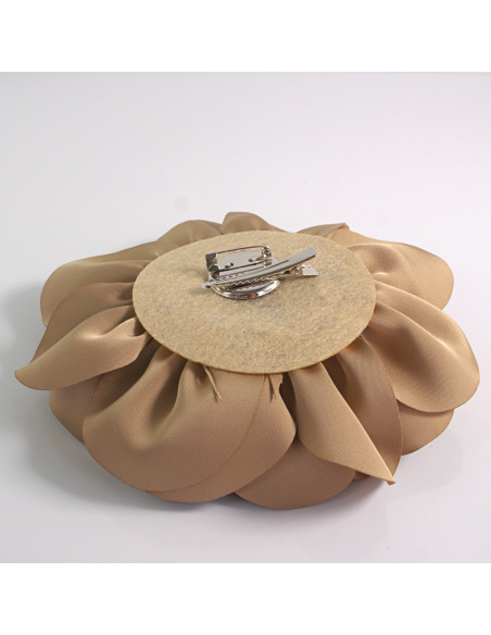 KWIAT Z MATERIAŁU RÓŻA BROSZKA PRZYPINKA LOLITA AKCESORIA 17 cm XL BEŻOWY