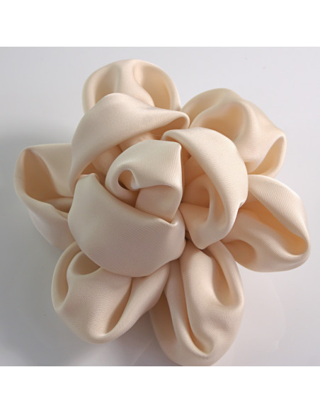 KWIAT Z MATERIAŁU BROSZKA PRZYPINKA LOLITA AKCESORIA 12 CM ECRU