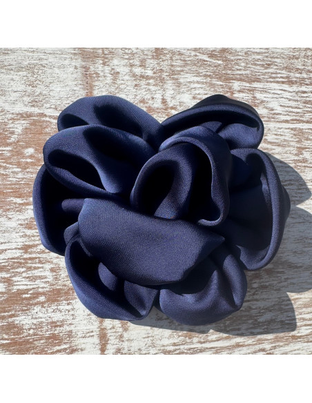 KWIAT Z MATERIAŁU BROSZKA PRZYPINKA LOLITA AKCESORIA 11 CM GRANATOWY