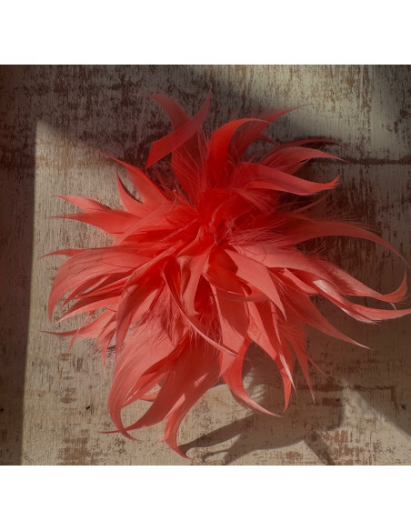 KWIAT Z PIÓR BROSZKA PRZYPINKA PIÓRA LOLITA AKCESORIA 14 CM ŁOSOSIOWY