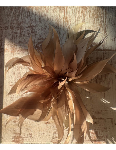 KWIAT Z PIÓR BROSZKA PRZYPINKA PIÓRA LOLITA...