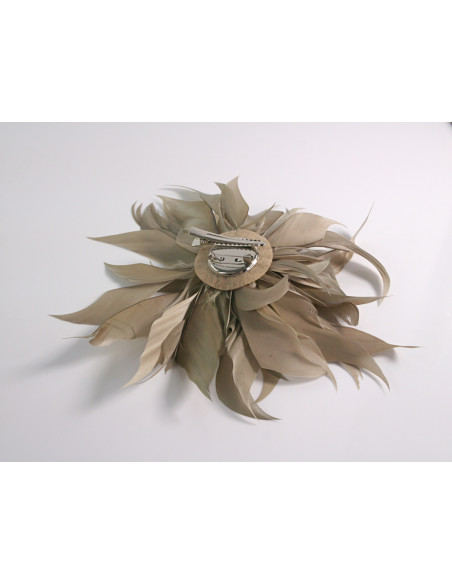 KWIAT Z PIÓR BROSZKA PRZYPINKA PIÓRA LOLITA AKCESORIA 14 CM