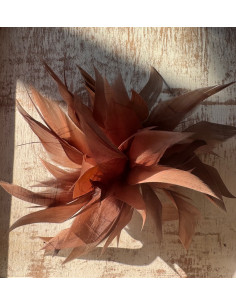 KWIAT Z PIÓR BROSZKA PRZYPINKA PIÓRA LOLITA AKCESORIA 14 CM 2