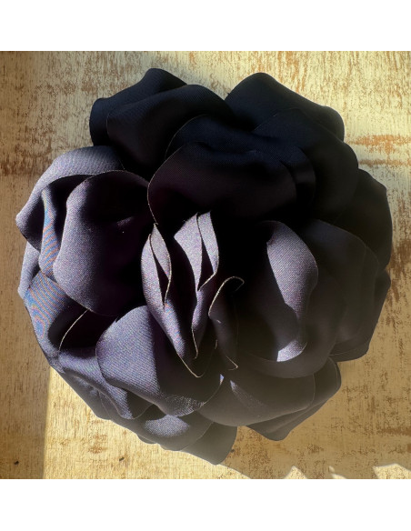 KWIAT Z MATERIAŁU BROSZKA PRZYPINKA LOLITA AKCESORIA 14 CM GRANATOWY