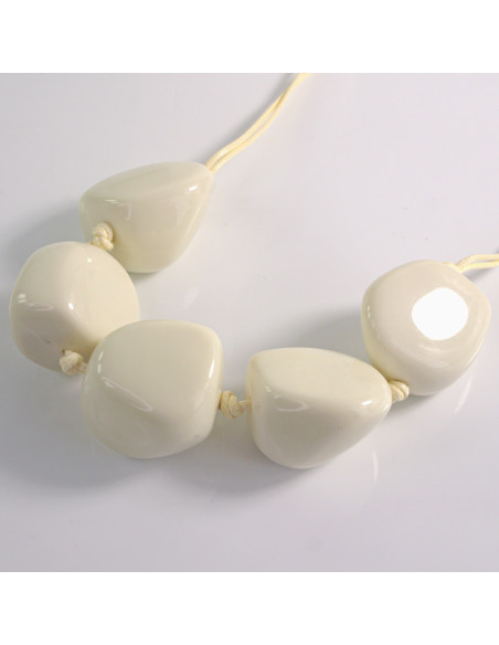 Naszyjnik kamienie ecru w stylu BOHO Lolita Akcesoria