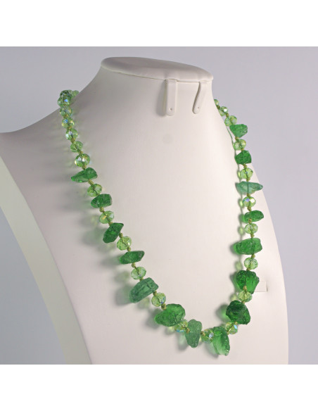 Naszyjnik zielone kamienie z koralikami Lolita Akcesoria