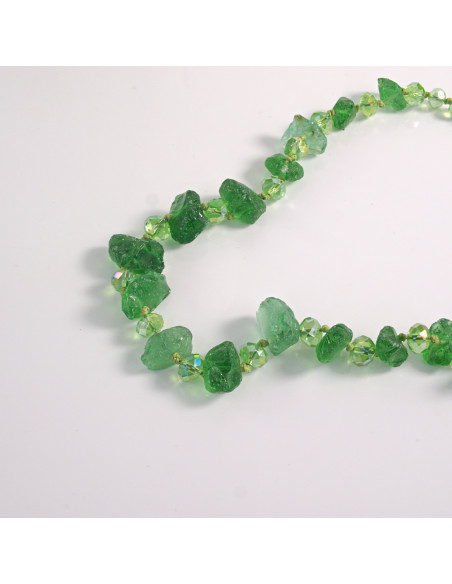 Naszyjnik zielone kamienie z koralikami Lolita Akcesoria