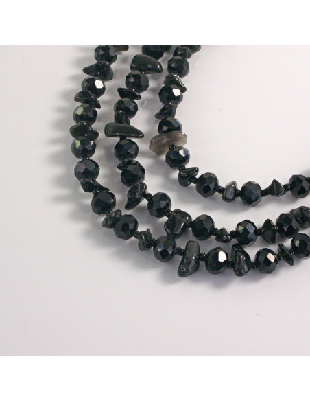 Naszyjnik potrójny czarne kamienie z koralikami Lolita Akcesoria