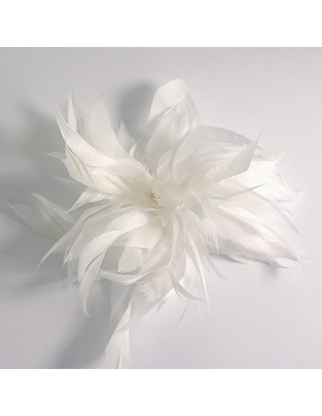 KWIAT Z PIÓR BROSZKA PRZYPINKA PIÓRA LOLITA AKCESORIA 14 CM BIAŁY OFF WHITE