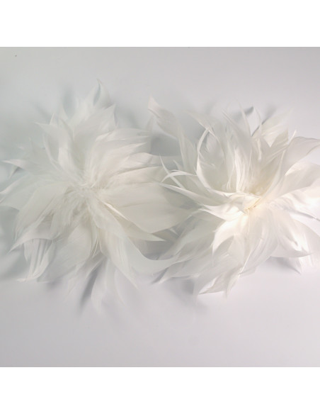 KWIAT Z PIÓR BROSZKA PRZYPINKA PIÓRA LOLITA AKCESORIA 14 CM BIAŁY OFF WHITE