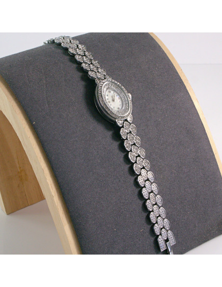 Zegarek damski vintage srebrny z białą tarczą z kamieniami Lolita Akcesoria