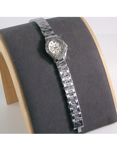 Zegarek damski vintage srebrny z białą tarczą...