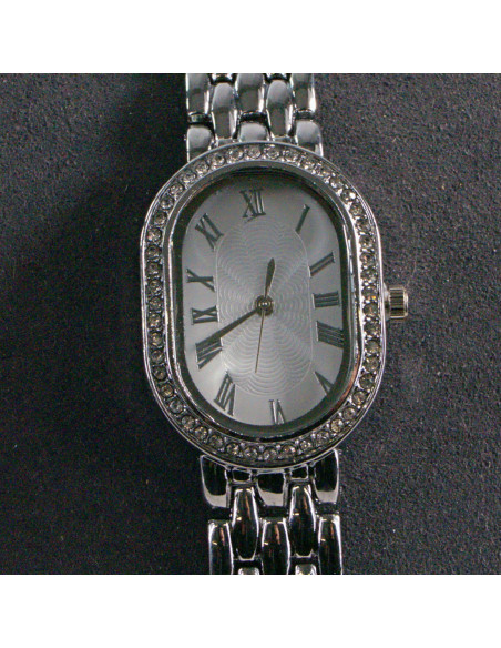 Zegarek damski vintage  srebrny z białą tarczą owal Lolita Akcesoria