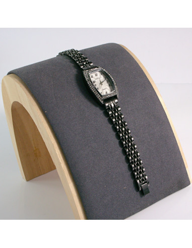 Zegarek damski vintage czarny z białą tarczą...