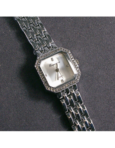 Zegarek damski vintage srebrny z białą tarczą...