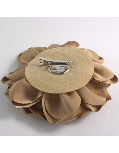 KWIAT Z MATERIAŁU BROSZKA PRZYPINKA LOLITA AKCESORIA 14 CM JASNY BEŻ