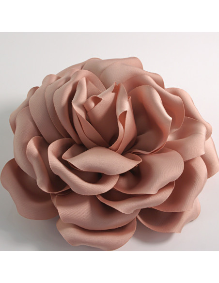 KWIAT Z MATERIAŁU BROSZKA PRZYPINKA LOLITA AKCESORIA 14 CM PUDROWY RÓŻ