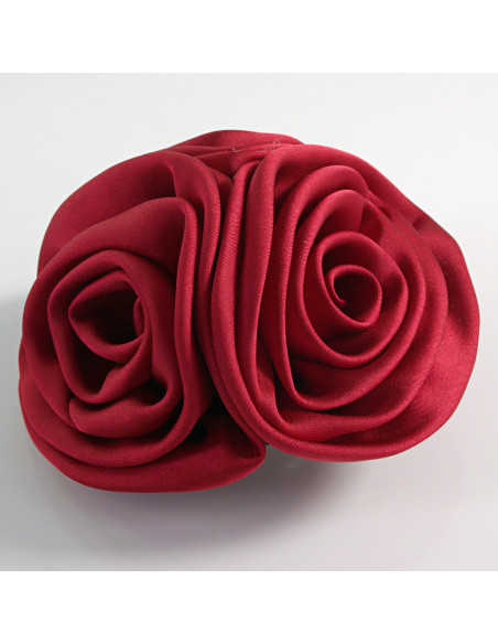 KWIAT Z MATERIAŁU BROSZKA PRZYPINKA LOLITA AKCESORIA POTRÓJNA RÓŻA BORDOWY