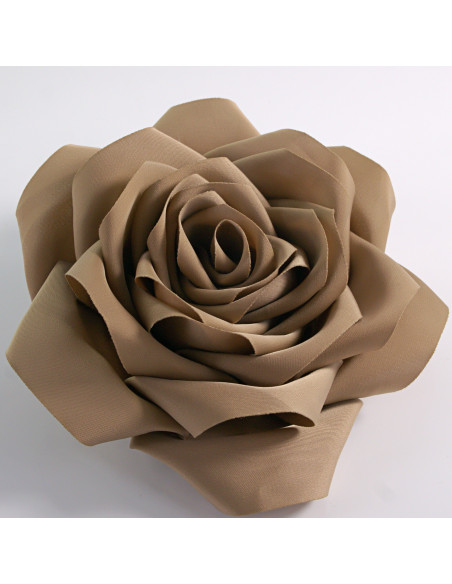 KWIAT Z MATERIAŁU BROSZKA PRZYPINKA LOLITA AKCESORIA  RÓŻA 12 cm BEŻOWY