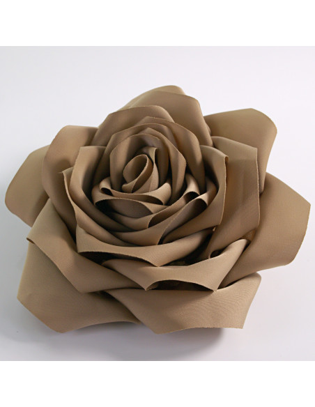 KWIAT Z MATERIAŁU BROSZKA PRZYPINKA LOLITA AKCESORIA  RÓŻA 12 cm BEŻOWY