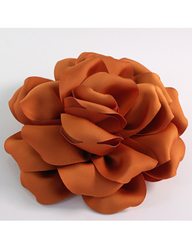 KWIAT Z MATERIAŁU RÓŻA BROSZKA PRZYPINKA LOLITA AKCESORIA 14 CM BRĄZOWY
