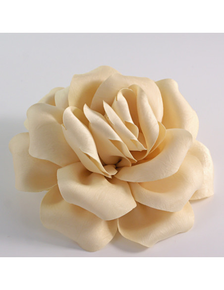 KWIAT Z MATERIAŁU RÓŻA BROSZKA PRZYPINKA LOLITA AKCESORIA 14 CM  KREMOWY