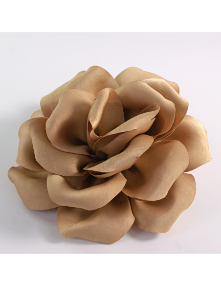 KWIAT Z MATERIAŁU RÓŻA BROSZKA PRZYPINKA LOLITA AKCESORIA 14 CM BEŻOWY