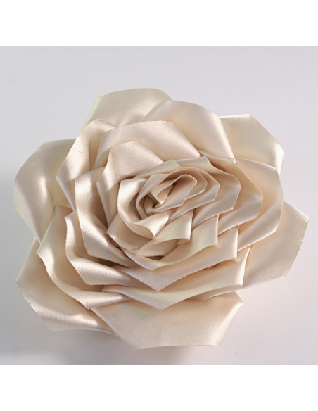 KWIAT Z MATERIAŁU RÓŻA BROSZKA PRZYPINKA LOLITA AKCESORIA 12 CM ECRU