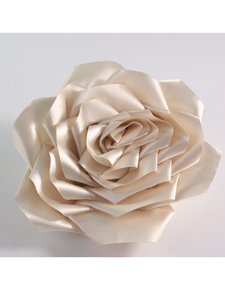 KWIAT Z MATERIAŁU RÓŻA BROSZKA PRZYPINKA LOLITA AKCESORIA 12 CM ECRU