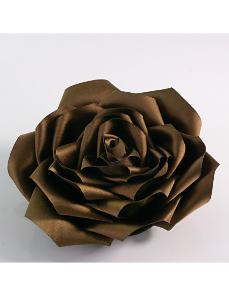 KWIAT Z MATERIAŁU RÓŻA BROSZKA PRZYPINKA LOLITA AKCESORIA 12 CM BRĄZOWY