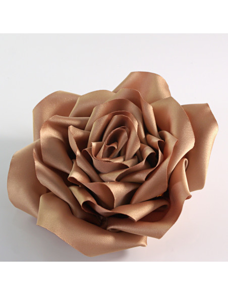 KWIAT Z MATERIAŁU RÓŻA BROSZKA PRZYPINKA LOLITA AKCESORIA 12 CM BEŻOWY