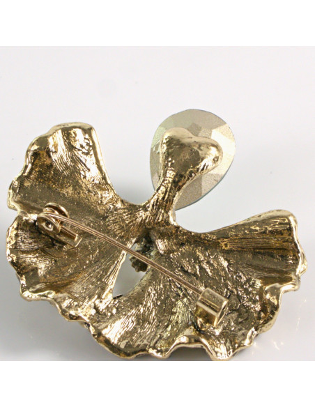 BROSZKA BROSZA ZŁOTY LIŚĆ MIŁORZĘBU Z ZIELONYM OCZKIEM LOLITA AKCESORIA